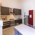 A Due Passi Dal Porto