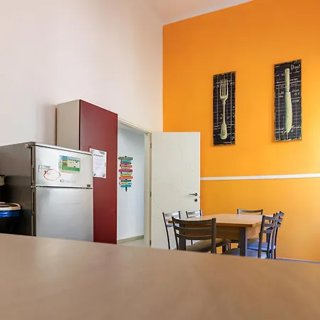 A Due Passi Dal Porto * ليفورنو